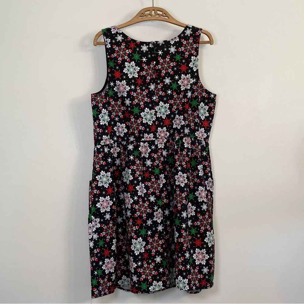 Retrolicious ModCloth Black Snowflake Dress Holiday Red & Green - size 1X - Picture 6 of 9